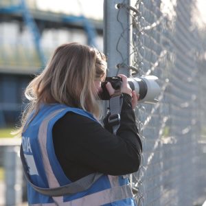 Ellen Kox aan het fotograferen